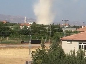 Elazığ’da Oluşan Hortum Korkuttu