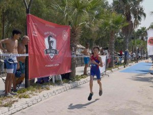 Kuşadası’nda Ata Yahşi İçin Yarıştılar