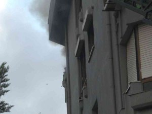 Beşiktaş’ta Korkutan Yangın: Mahsur Kalan 2 Kişi Kurtarıldı