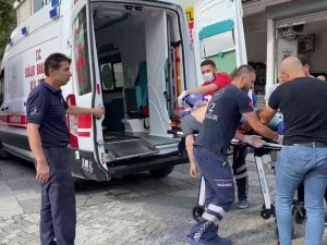 Ataşehir’de Yanlışlıkla Gaza Basan Sürücü Otomobil İle 2’nci Kattan Düştü