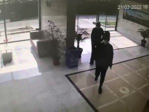 Kağıthane’de Rezidanslara Dadanan Maskeli Kadın Hırsızlar Kamerada