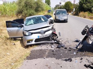 İ̇ki Otomobil Çarpıştı: 4 Çocuk Yaralandı