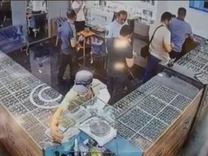 Kuyumcudan Çaldığı Küpeleri Satmaya Çalışırken Yakalandı
