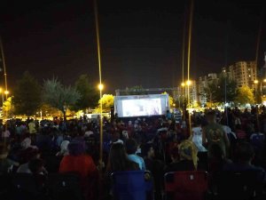 Kayapınar Belediyesi “Yaz Şenlikleri ”Nin Startını Verdi