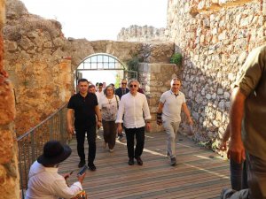 Turizm Noktasında Görüş Alışverişi