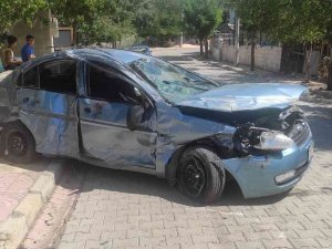 Takla Atan Otomobilin Sürücüsü Yaralandı