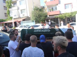 25 Metreden Düşerek Ölen Kadın Son Yolculuğuna Uğurlandı