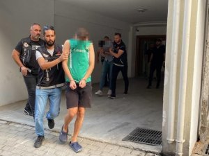Üniversiteli Zehir Tacirleri Tutuklandı
