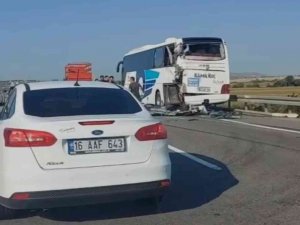 Bursa’da Yakıt Tankeri Otobüse Çarptı, Facianın Eşiğinden Dönüldü