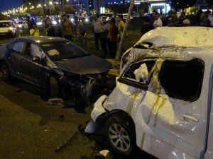 Diyarbakır’da Otomobil Takla Atıp Başka Bir Aracın Üzerine Düştü: 4’ü Çocuk 10 Yaralı