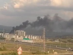 Demir Çelik Fabrikasında Çıkan Yangın İşçiler Tarafından Söndürüldü