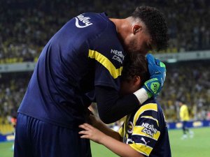 Spor Toto Süper Lig: Fenerbahçe: 1 - Ümraniyespor: 0 (Maç Devam Ediyor)