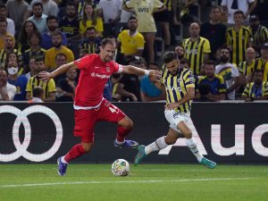 Spor Toto Süper Lig: Fenerbahçe: 2 - Ümraniyespor: 1 (İ̇lk Yarı)