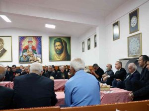 Cumhurbaşkanı Erdoğan Cemevinde Alevi Dedeleriyle Birlikte İftar Yaptı