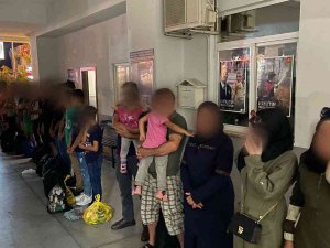 Avrupa’ya Geldikleri Hayaliyle İndiler, Polise Yakalandılar