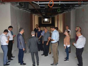 Sağlık Müdürü Tekin, Yapımı Devam Eden Hastanede İncelemelerde Bulundu