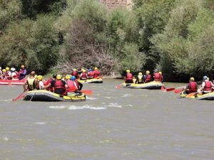 Karasu Nehri’nde Rafting Keyfi