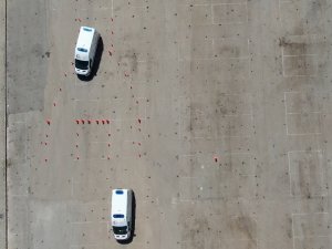 Ambulans Sürücüleri İşte Bu Zorlu Eğitimlerden Geçiyor