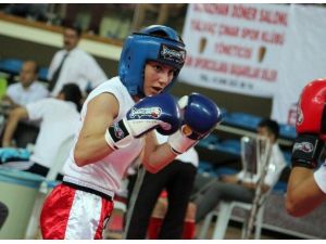 Isparta’da Kıck Boks Şöleni