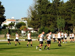 Çeşme Belediyespor, Şampiyonluk Hedefiyle Top Başı Yaptı
