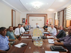 Vali Epcim; “Sene Sonuna Kadar Asfaltsız Köy Bırakmayacağız”