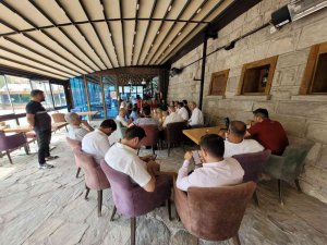 Ak Parti Elazığ İ̇l Başkanı Yıldırım Elazığsporlu Yönetici Ve Futbolcularla Erzurum’da Bir Araya Geldi
