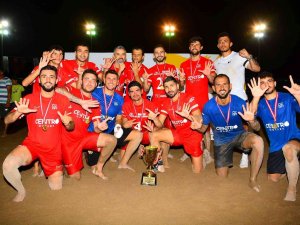 Plaj Futbolunda Şampiyon Çimhan Sarılar Spor