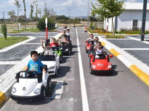 Balıkesir’de 4 Bin Çocuk Direksiyon Başında