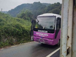 D-140 Karayolunda Yolcu Otobüsüyle Tır Çarpıştı: 4 Yaralı