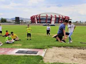 Spor Okulları Balıkesir’de De Tüm Spor Tesislerinde Devam Ediyor