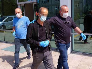 "Polisim" Diyerek Altın Ve Parayı Elden Teslim Alan Telefon Dolandırıcısı Yakalandı