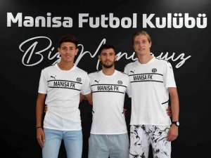 Genç Futbolcular Ayberk, Berke Ve Arda Profesyonel Oldu