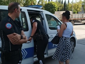 Genç Kadın Sokak Ortasında Yumruklu Saldırıya Uğradı