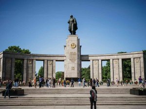 Rusya, Almanya’ya Neonazi Saldırısı İçin Nota Verdi