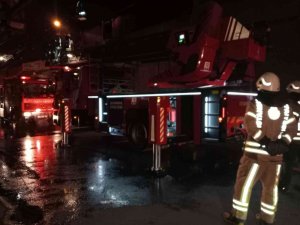 Zeytinburnu’nda Sanayi Sitesinde Çıkan Yangında Patlamalar Yaşanırken, İş Yeri Sahibi, “Allah’ım Bu Nasıl Acı” Diye Feryat Etti