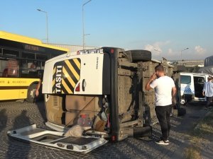 Bursa’da İşçileri Taşıyan 2 Servis Minibüsü Çarpıştı: 8 Kişi Yaralandı