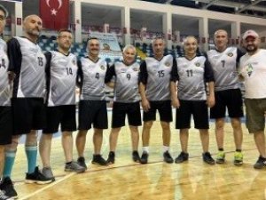 İ̇nönü Personeli Finale Adını Yazdırdı