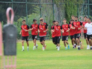 Eskişehirsporlu Oyuncular Aktivasyon Ve Rejenerasyon Çalışmaları İle Antrenmanlarını Tamamladı