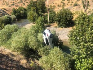 Siirt’te Araç Köprüden Uçtu, Sürücü Kazayı Yara Almadan Atlattı