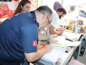 Şanlıurfa’da Son Kullanma Tarihi Geçmiş Yüzlerce Ürün Ele Geçirildi