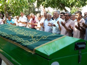 Paraşüt Kazasında Ölen Öğretmeni Öğrencileri Gözyaşlarıyla Uğurladı