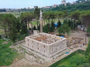 600 Yıllık Caminin Restorasyonunda Tarihi Kalıntılara Rastlandı