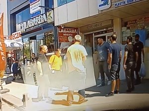 Ataşehir’de Genç Kadını Sokak Ortasında Darp Etti