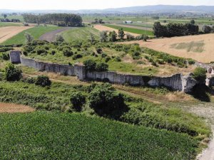 Bizans İzlerini Taşıyan Tarihi Kalede Kazı Çalışması