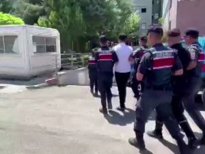 Gaziantep’te Bıçaklı Kavga: 12 Kişi Yaralandı, 4 Şüpheli Tutuklandı