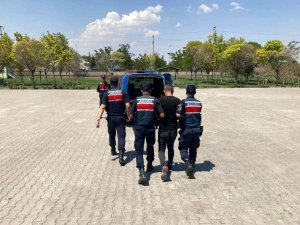 Uyuşturucu Ticaretinden Aranan 2 Şahıs Yakalandı