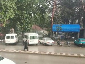 Şuhut’ta Sağanak Yağış Ve Dolu Hayatı Olumsuz Etkiledi