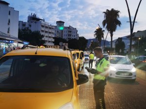 Marmaris’te Trafik Ekipleri Ticari Taksi Denetimlerine Devam Ediyor
