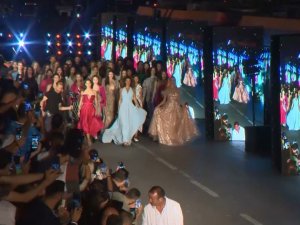 Laleli’de Caddeyi Podyuma Çevirdiler