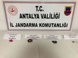 Antalya’da Aranma Kaydı Bulunan Şüpheli, Jandarmaya Yakalandı